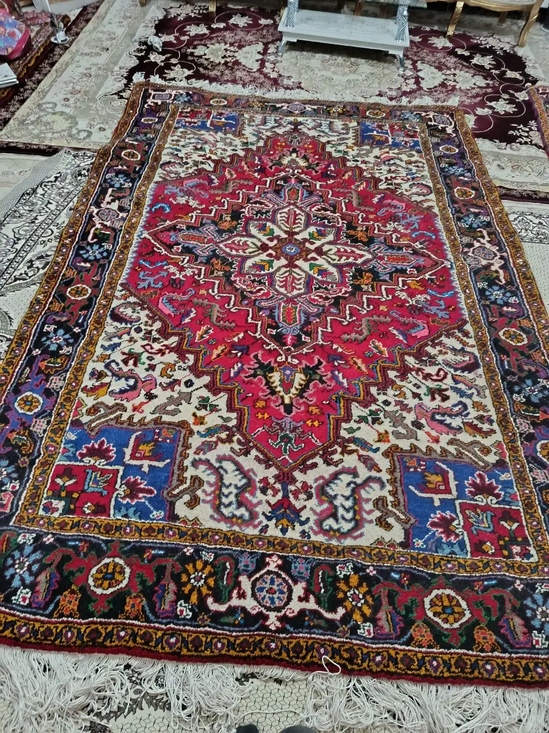 دو جفت فرش دستباف نقشه مهربان|فرش|مهربان, |دیوار