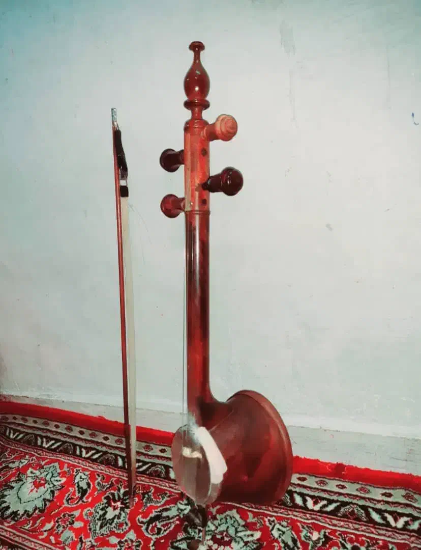 کمانچه چوب گردو|سازهای سنتی|اندیمشک, |دیوار