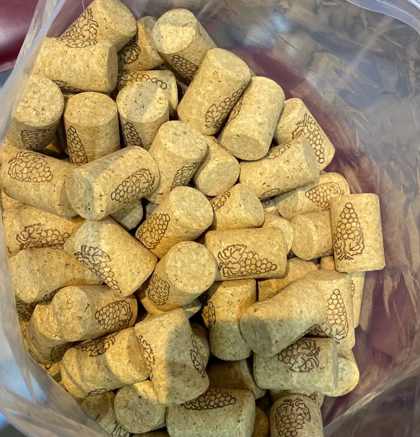 چوب پنبه انگوری استوانه مخروطی بطری|ظروف نگهدارنده، پلاستیکی، یک‌بارمصرف|تهران, بازار|دیوار