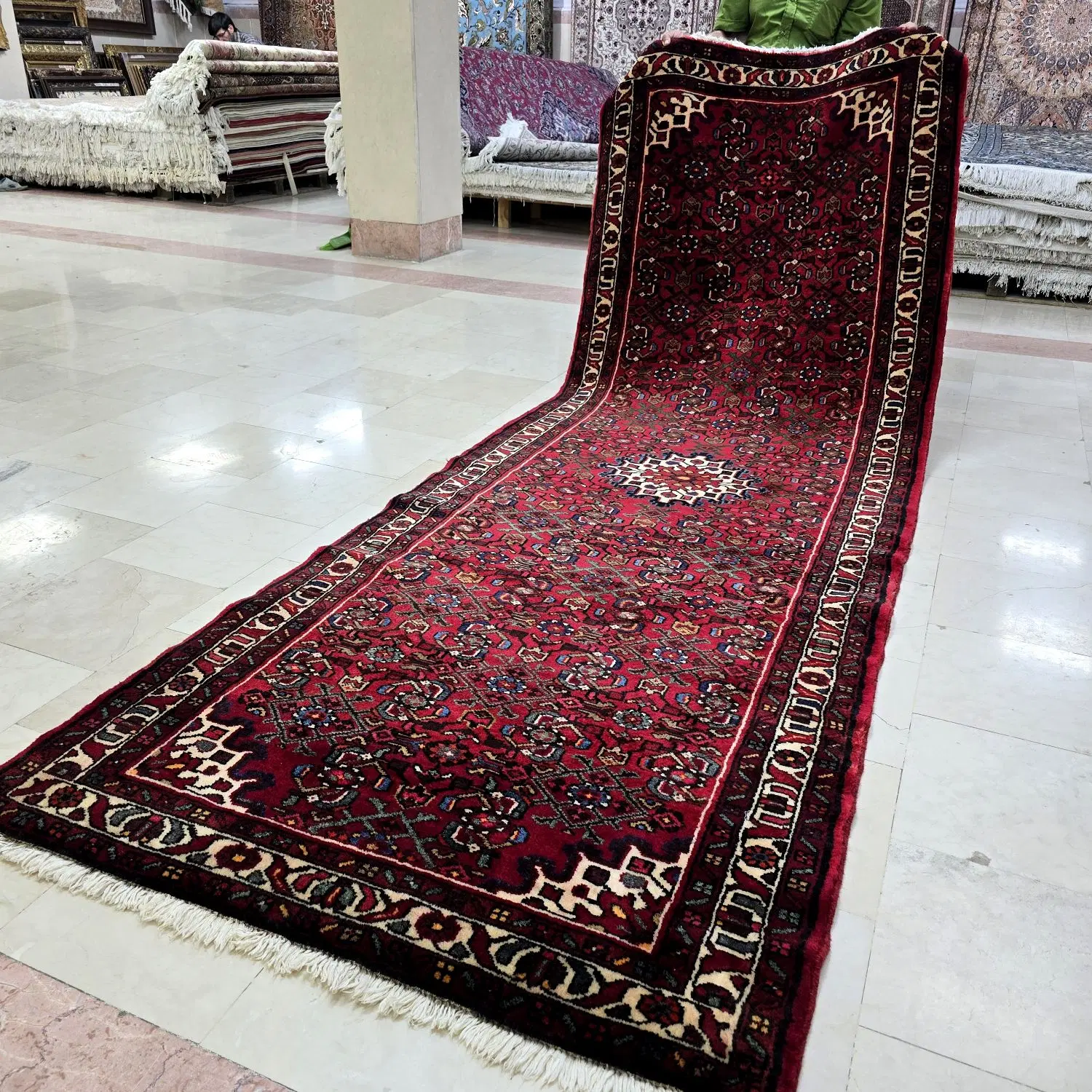 قالیچه و کناره دستباف حسین‌آباد|فرش|تهران, شیراز|دیوار