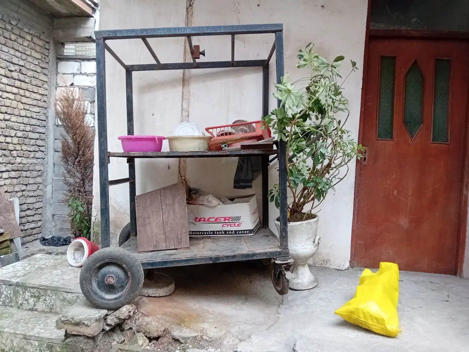 گاری(آهنی)|ابزارآلات|رشت, سلیمانداراب|دیوار