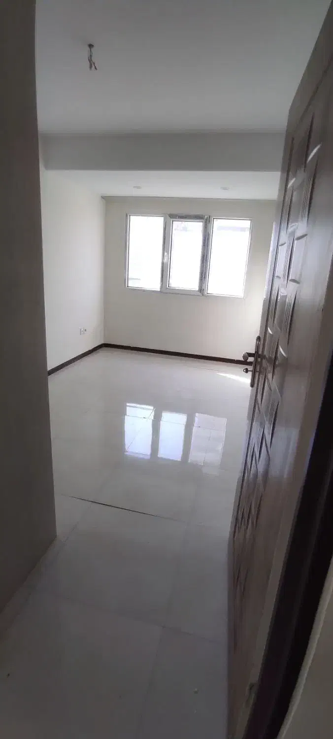 ۱۳۳ متر سه خوابه غرق نور برج ارکیده دریاچه چیتگر