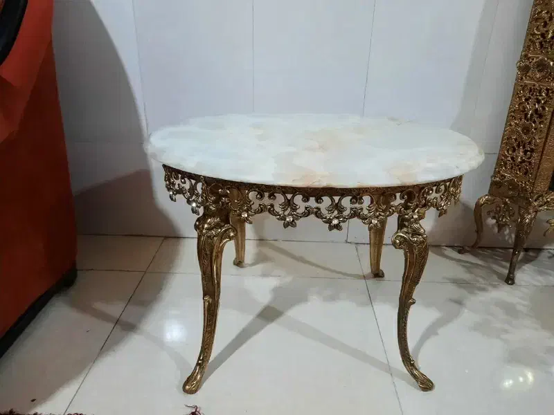 یک میزعسلی بزرگ برنز بادوعسلی کوچک|مبلمان خانگی و میز عسلی|اراک, |دیوار