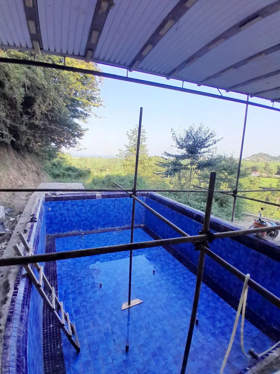 کارگر کاشیکاری|استخدام معماری، عمران و ساختمانی|بندر انزلی, کوی بهار|دیوار