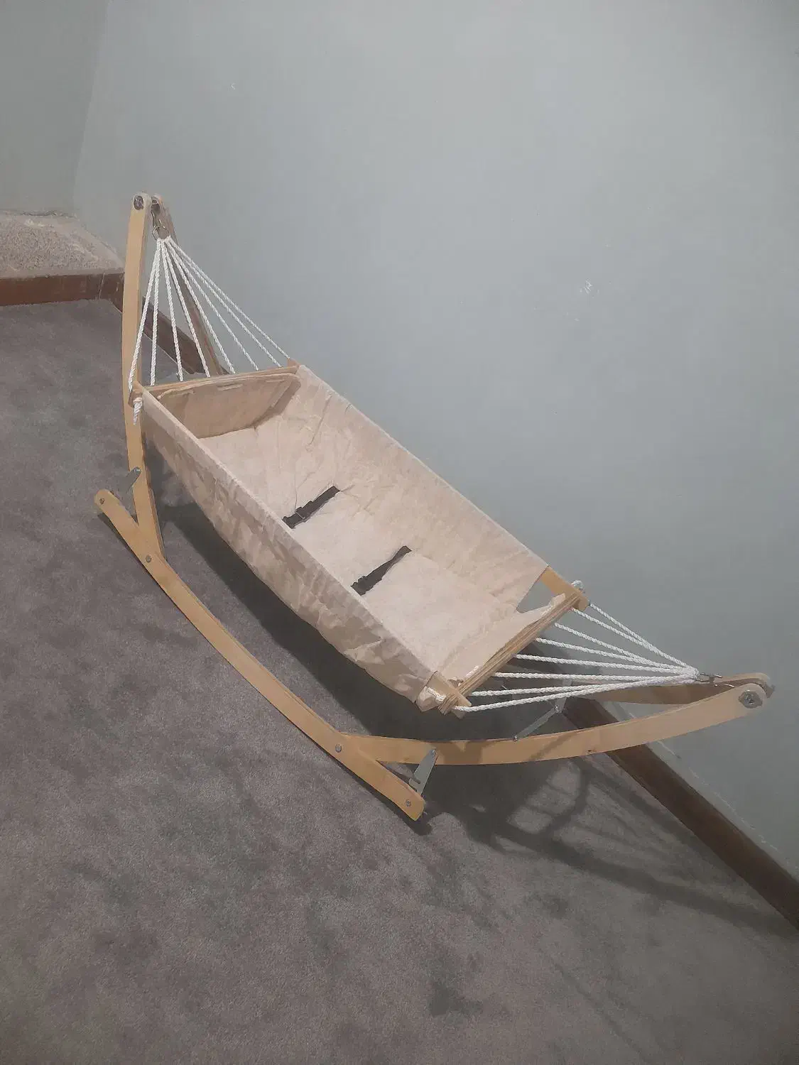 گهواره ۸ طناب‌ نو نو|تخت و صندلی بچه|مسجد سلیمان, |دیوار