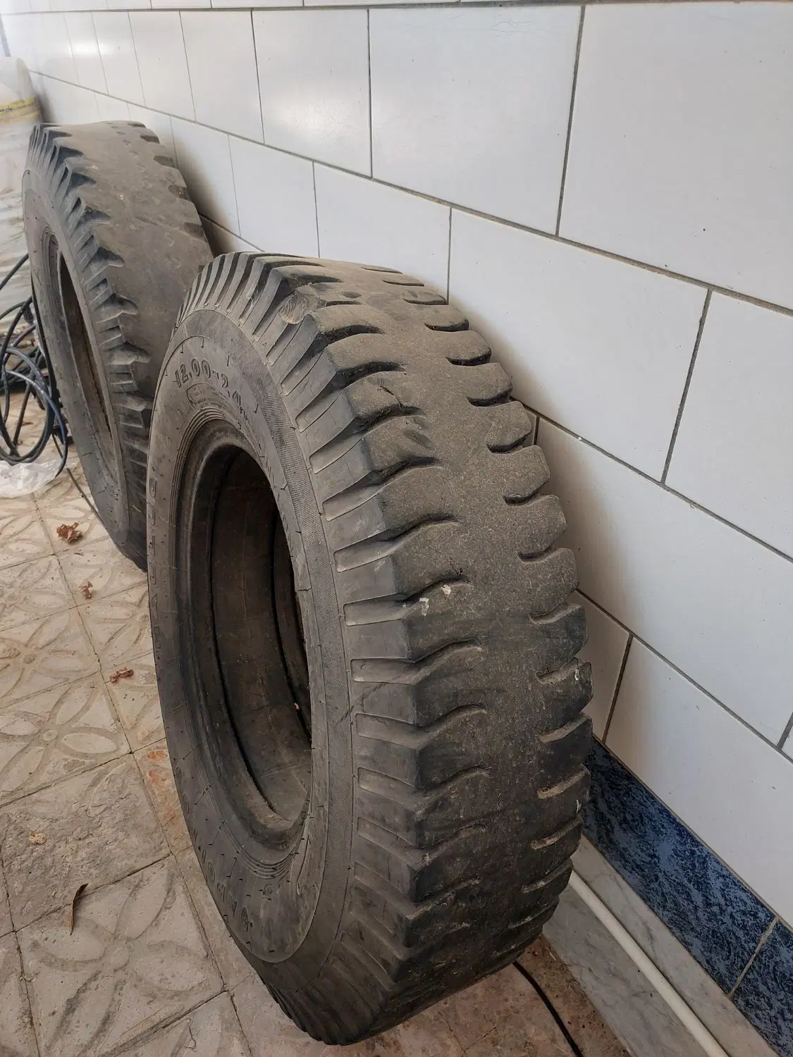 لاستیک ۱۲.۲۴|خودرو سنگین|فسا, |دیوار