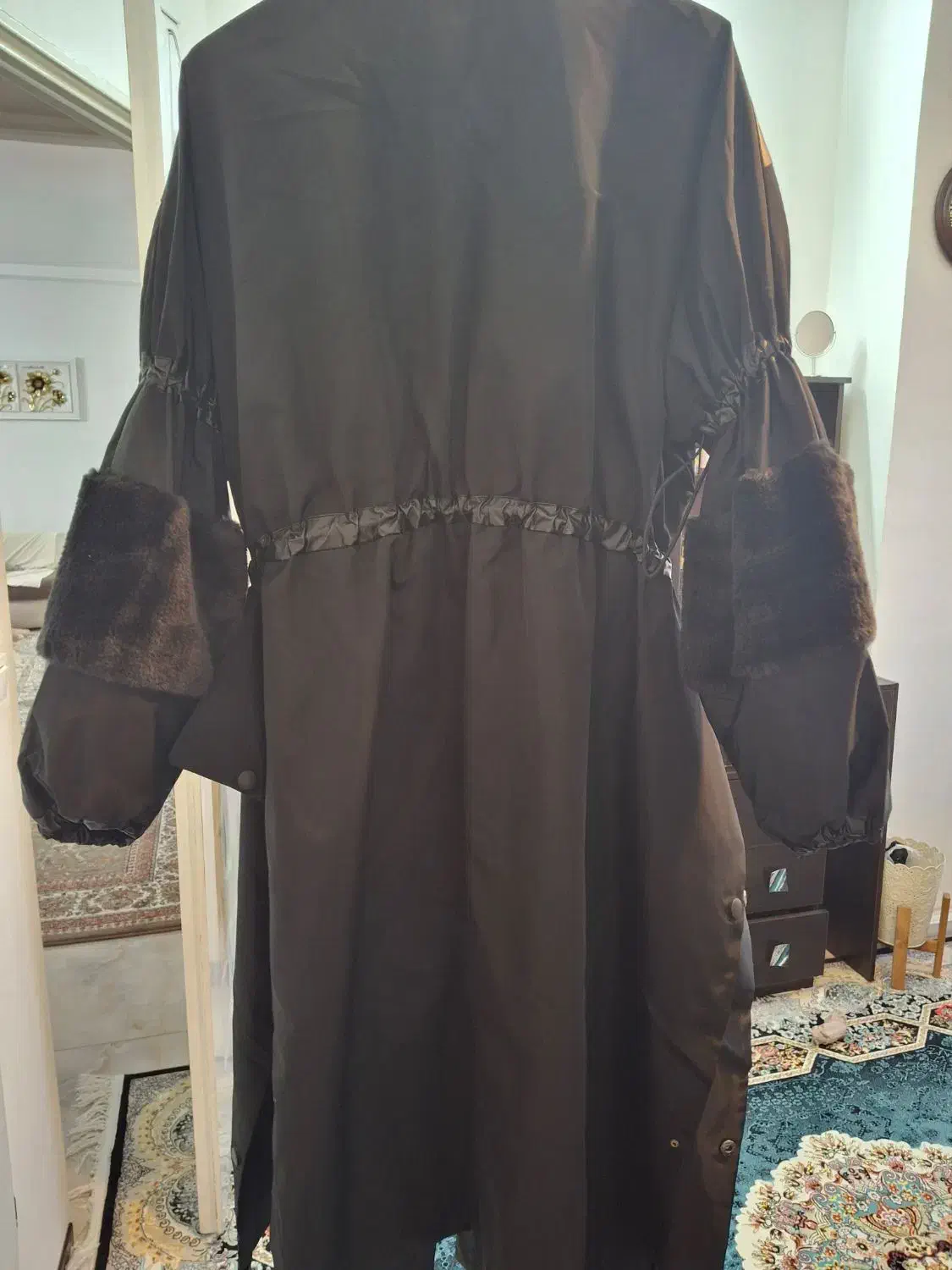 بارونی|لباس|محلات, |دیوار