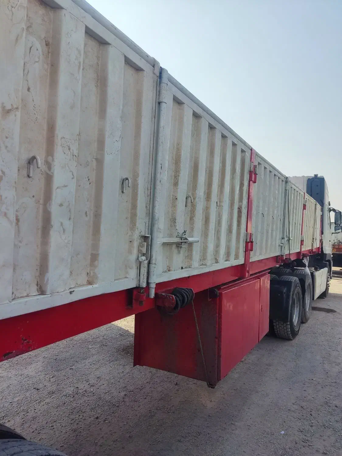 لبه تریلر|خودرو سنگین|چگنی, |دیوار