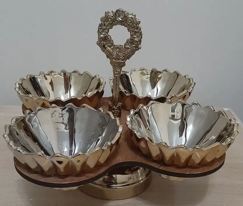 ظروف پذیرایی نونو همراه جعبه|ظروف سرو و پذیرایی|تهران, امام حسین|دیوار