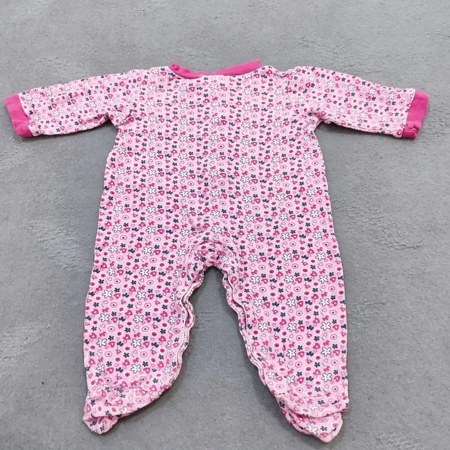 لباس نوزادی نو و بعضیا استفاده نشده|کفش و لباس بچه|زابل, |دیوار