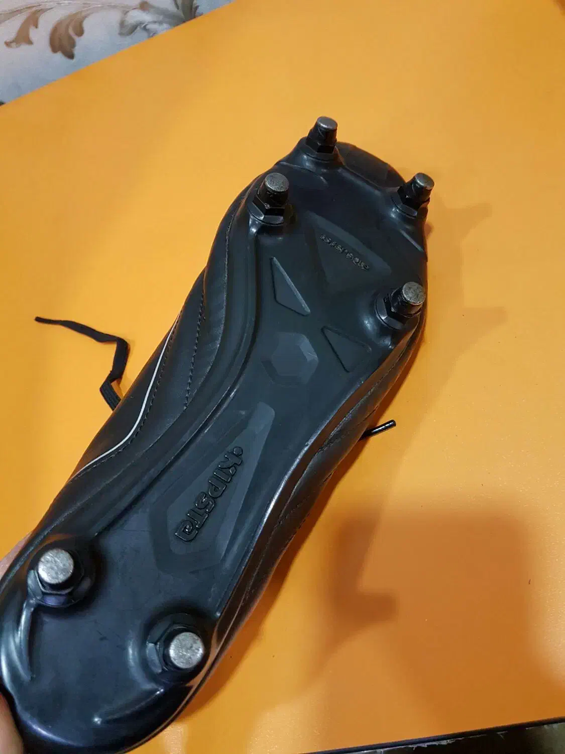 کفش فوتبال|تجهیزات ورزشی|بهبهان, |دیوار