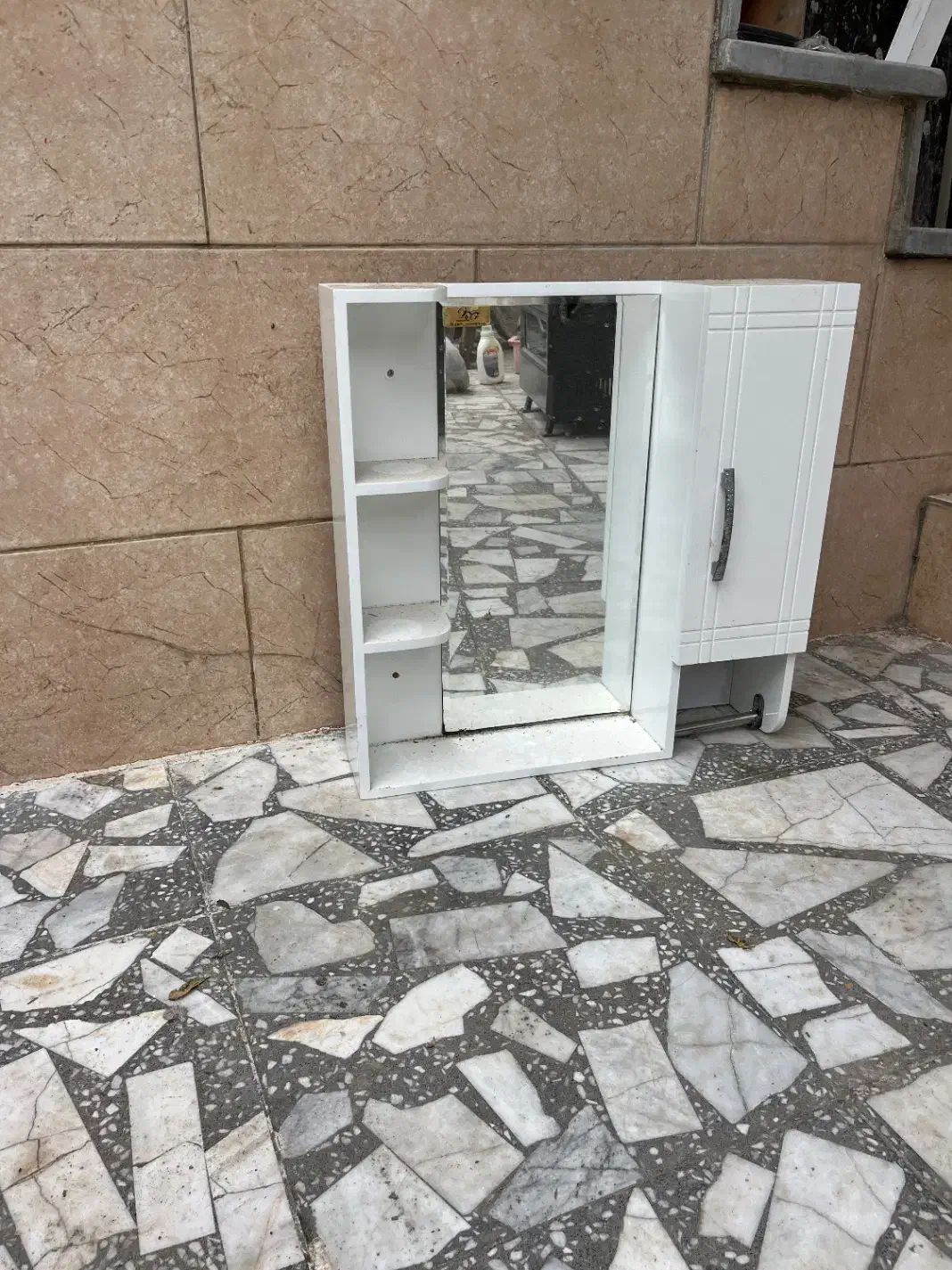 باکس ام دی اف|کتابخانه، شلف، قفسههای دیواری|بندر انزلی, زنبق|دیوار