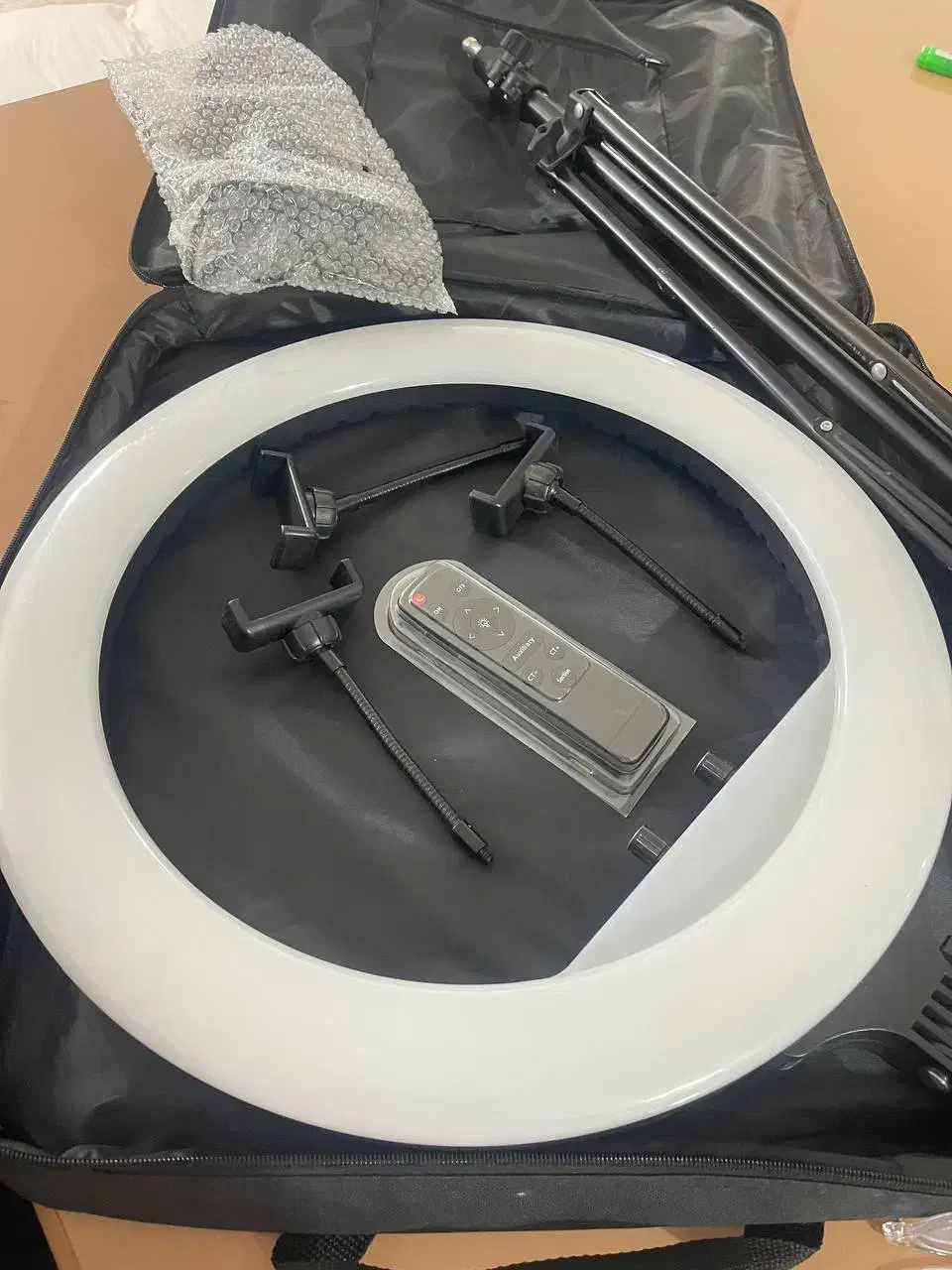 رینگ لایت|دوربین عکاسی و فیلمبرداری|فولادشهر, ورزشگاه فولادشهر|دیوار