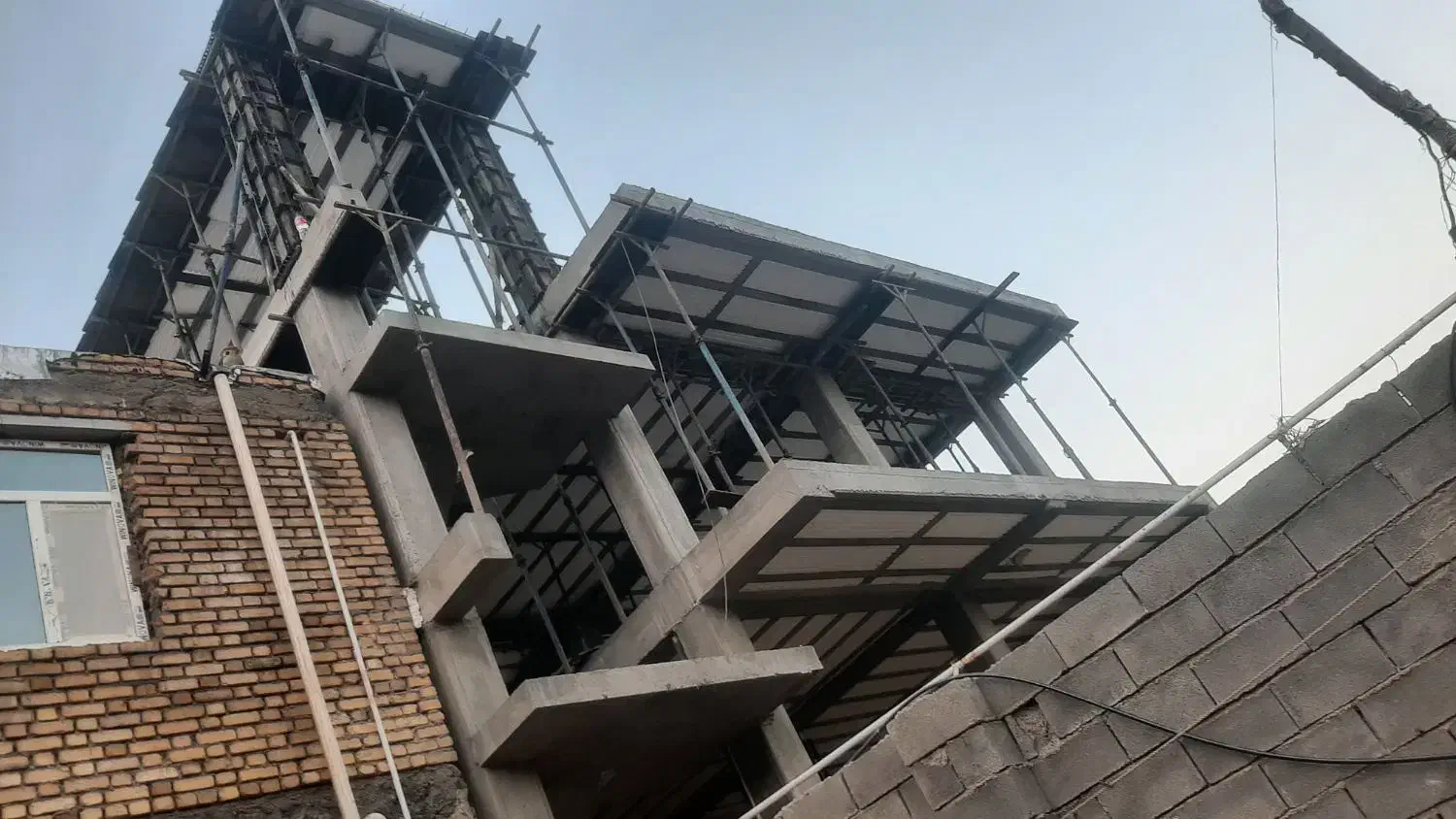 اجرای آرماتوربندی  وقالب بندی انواع سازهای بتنی|خدمات پیشه و مهارت|سنقر, |دیوار