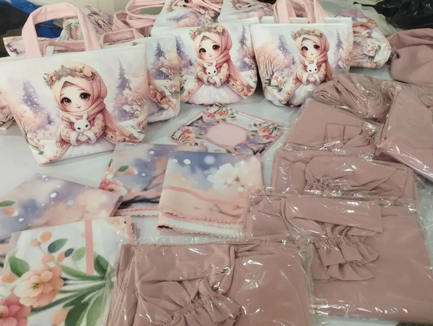 پک جشن تکلیف تالیا|لباس|مشهد, پروین اعتصامی|دیوار