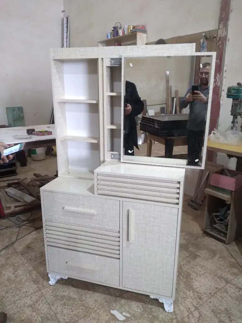 سرویس خواب|تخت و سرویس خواب|باسمنج, |دیوار