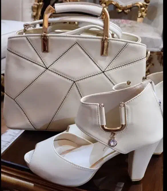 کیف و کفش مجلسی|کیف، کفش، کمربند|اسلام‌شهر, باغ فیض|دیوار