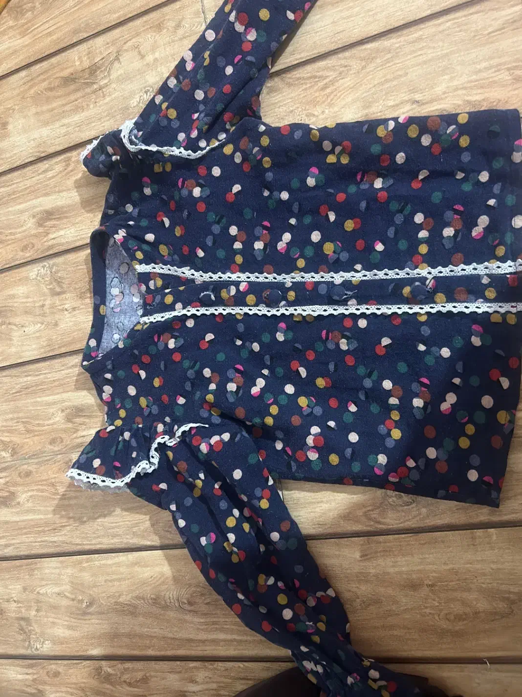 لباس دخترونه|کفش و لباس بچه|شیروان (خراسان), |دیوار