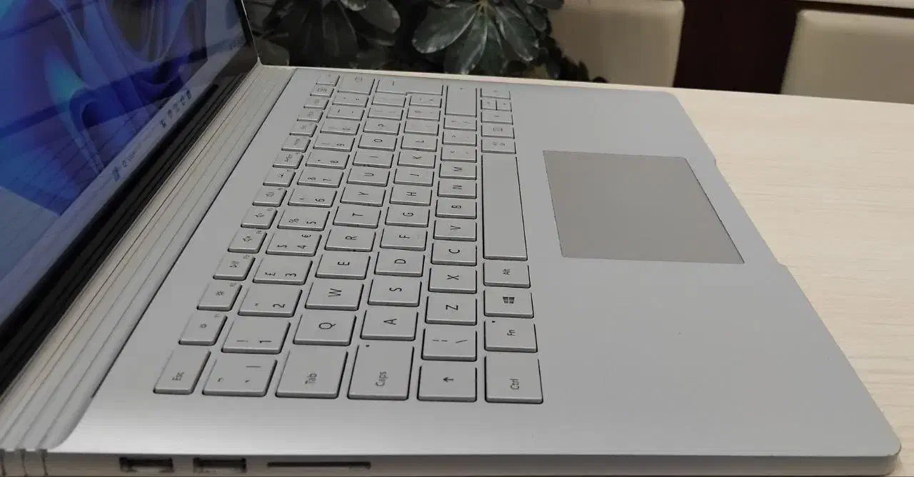 مایکروسافت سرفیس بوک با 2 گیگ گرافیک|رایانه همراه|کاشان, رجایی|دیوار