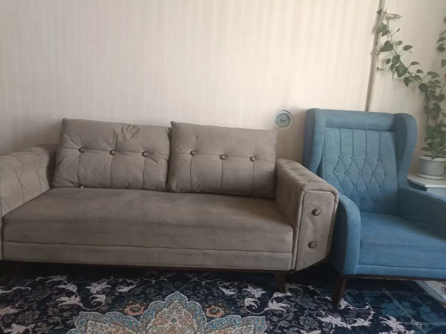 مبل هفت نفره تمیز|مبلمان خانگی و میز عسلی|شیراز, مسلم|دیوار