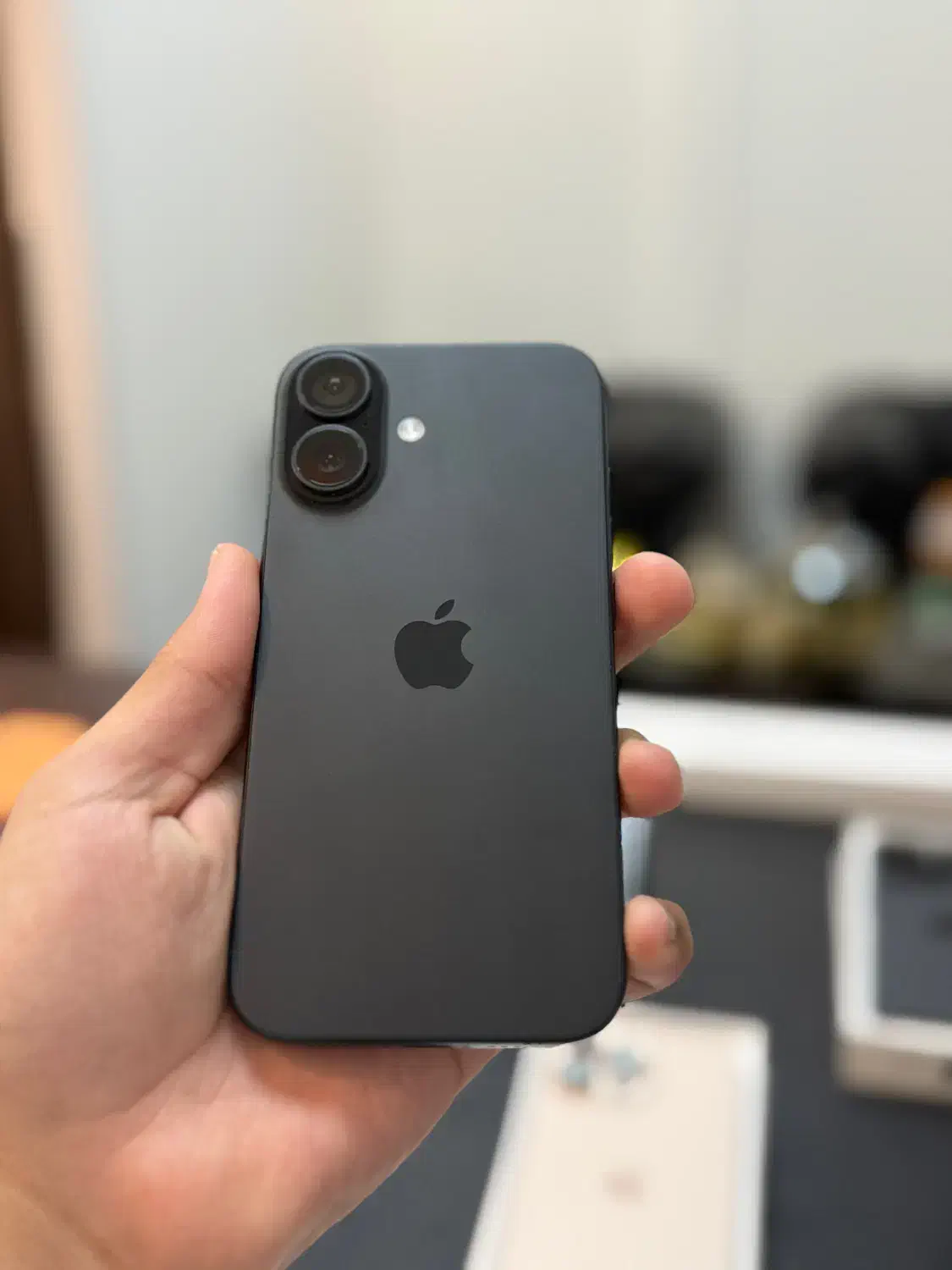 ایفون ۱۶ نرمال باتری ۱۰۰ با گارانتی شرکتی|موبایل|یزد, |دیوار