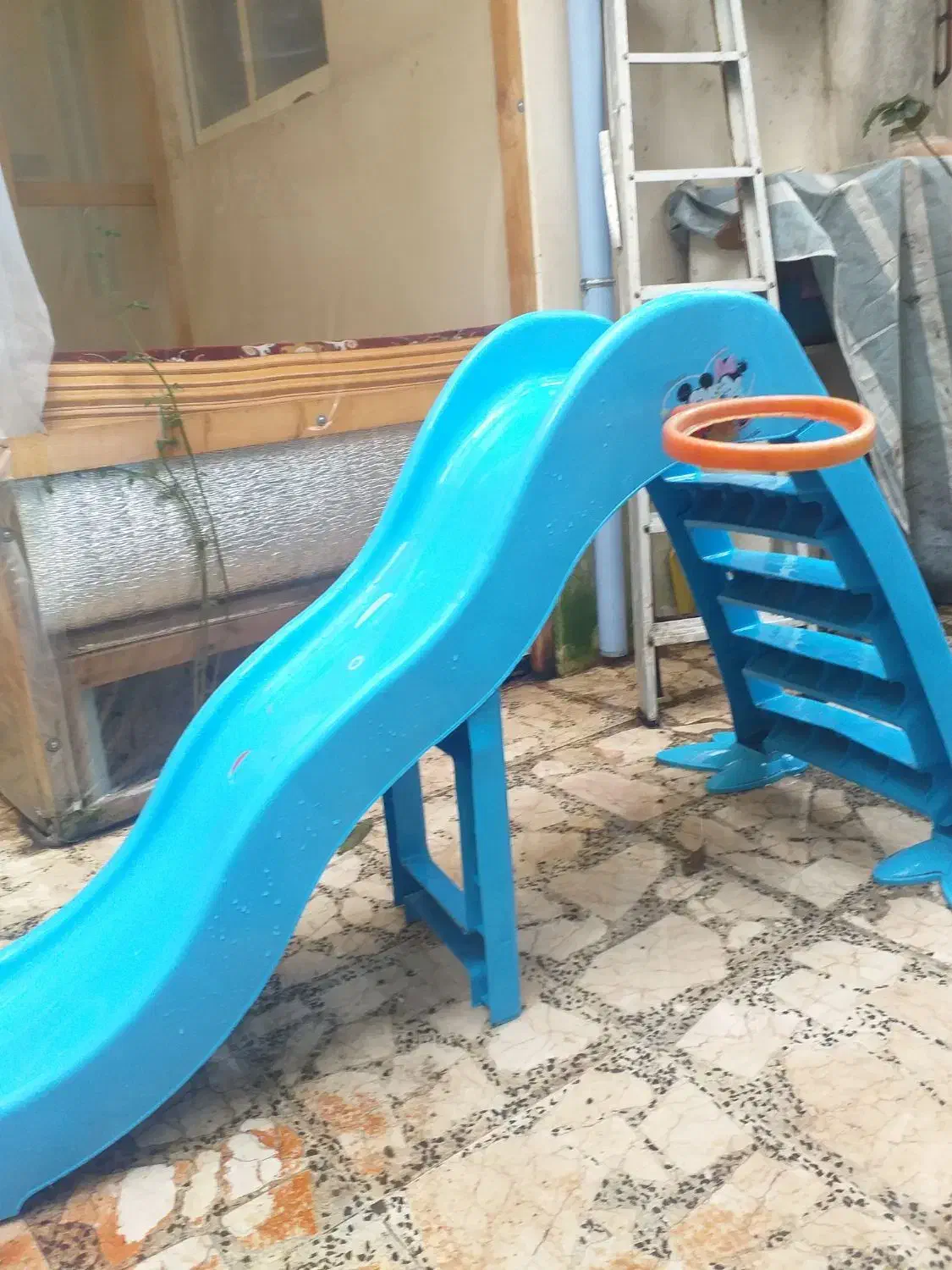 سر سره|اسباب‌بازی بچه|رشت, حمیدیان|دیوار