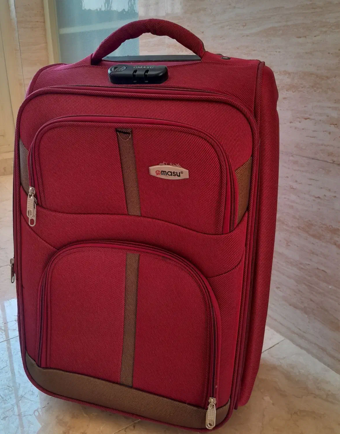 چمدان سایز کوچیک|کیف، کفش، کمربند|برخوار, |دیوار