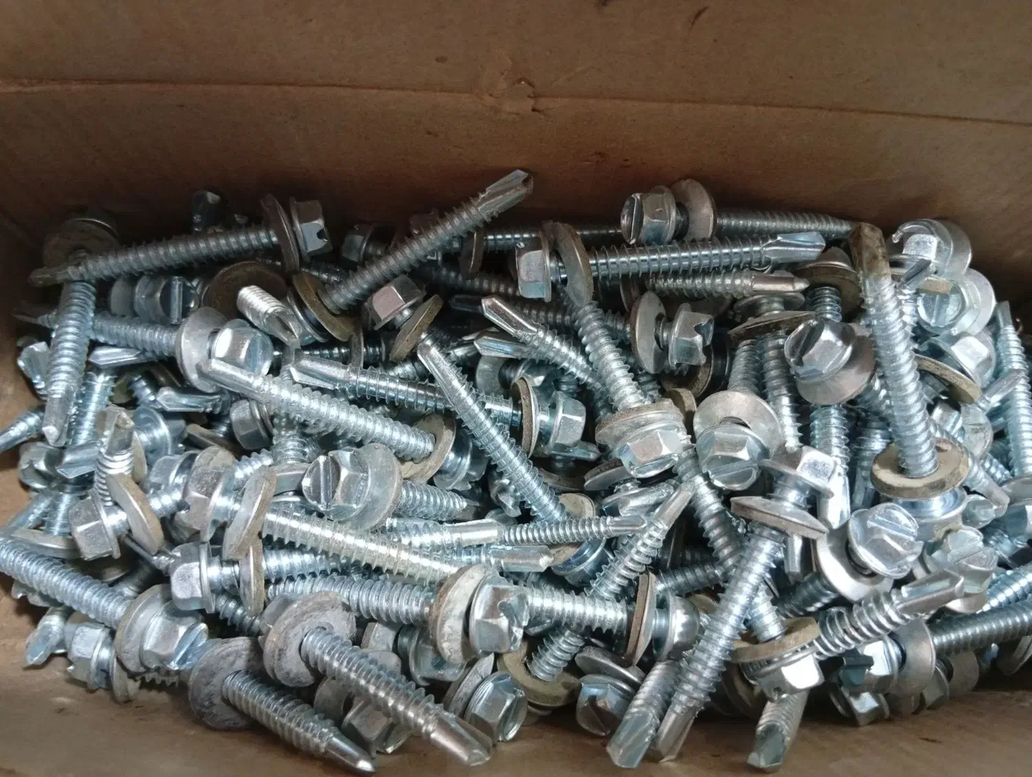 پیچ شیروانی|مصالح و تجهیزات ساختمان|قم, باغ کرباسی|دیوار