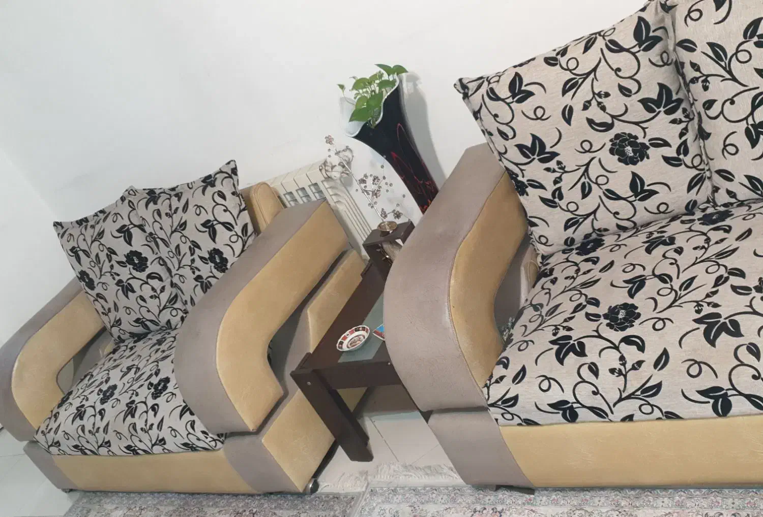 مبل و جلو مبلی و میز نهار خوری|مبلمان خانگی و میز عسلی|رشت, گلباغ نماز|دیوار