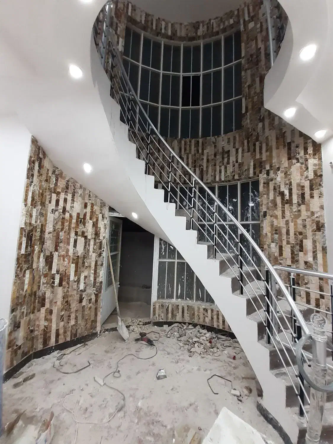 اجرای تخصصی انواع کاشیکاری نما کاری سنگ کاری|خدمات پیشه و مهارت|همدان, |دیوار