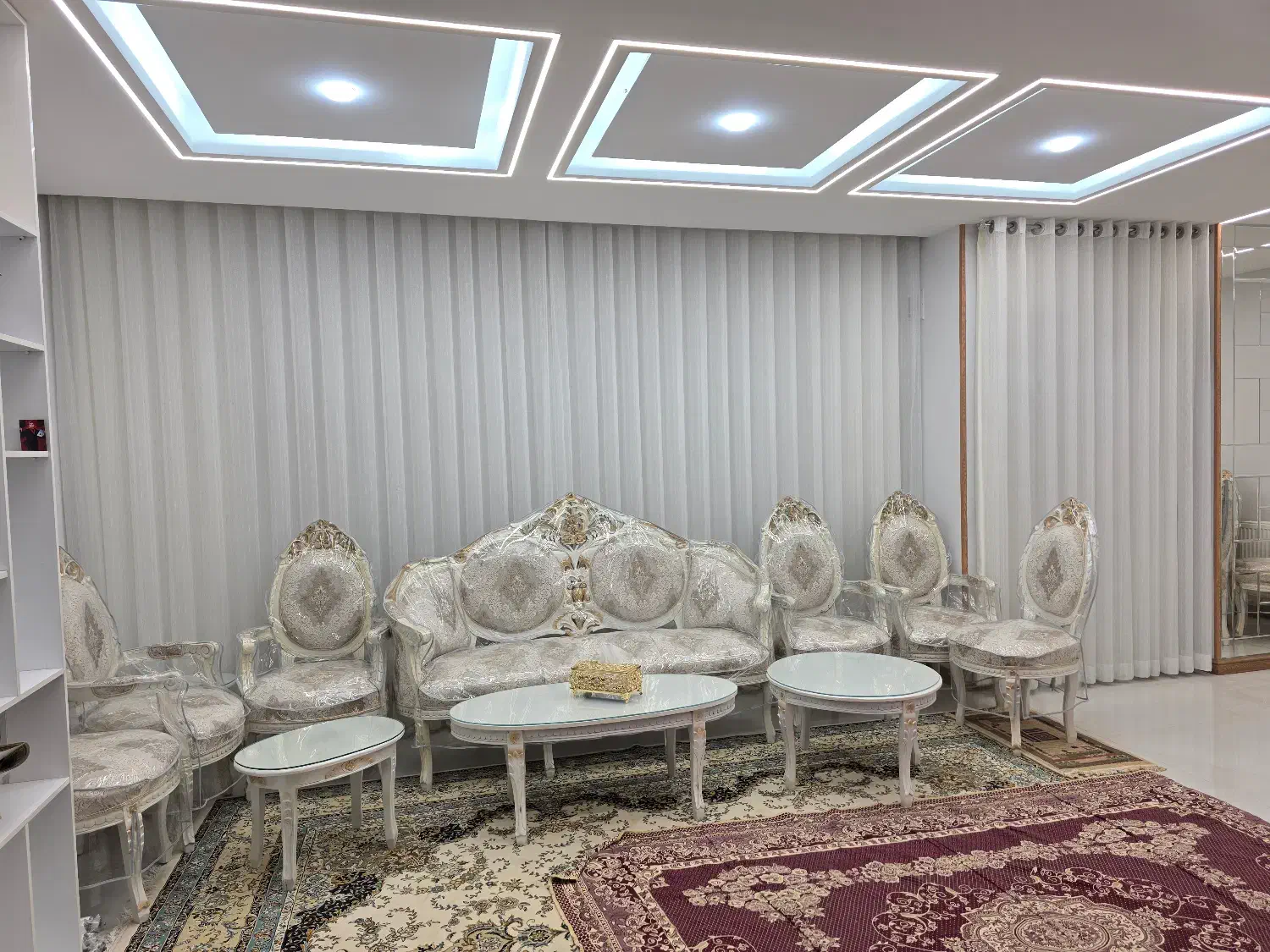 منشی و ادمین اینستا جهت کار در دکوراسیون|استخدام اداری و مدیریت|شیراز, سینما سعدی|دیوار