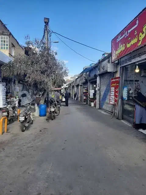 مغازه میدان مطهری کوچه خورشتی ها|اجارهٔ مغازه و غرفه|قم, خاکفرج|دیوار
