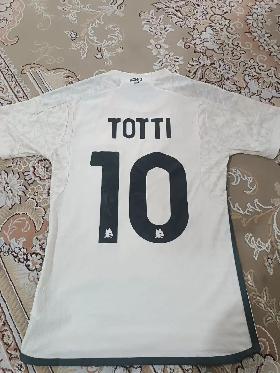 لباس فرانچسکو توتی|لباس|وحیدیه, |دیوار