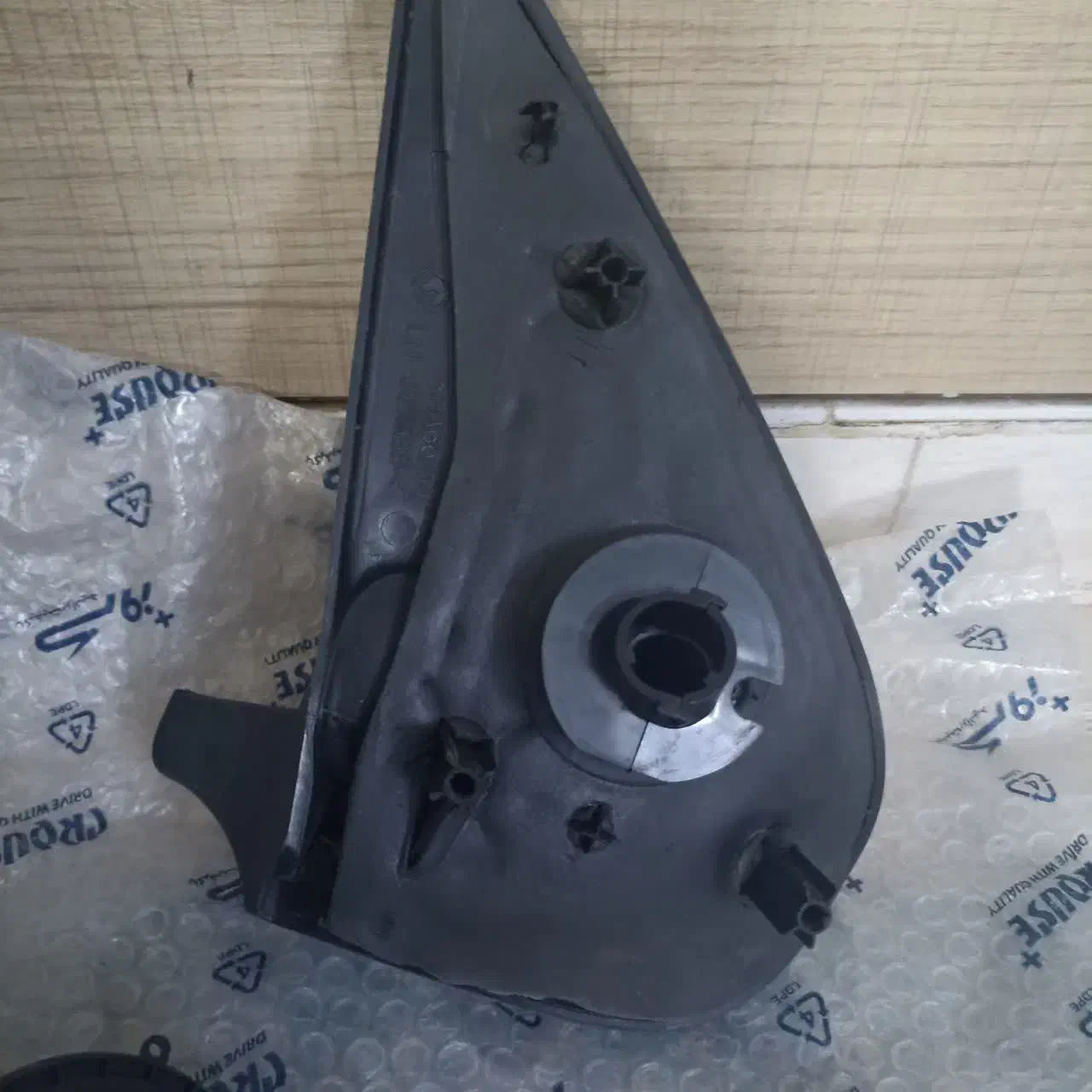 پایه آینه بغل رانا سمت راننده|قطعات یدکی و لوازم جانبی|قم, پردیسان|دیوار