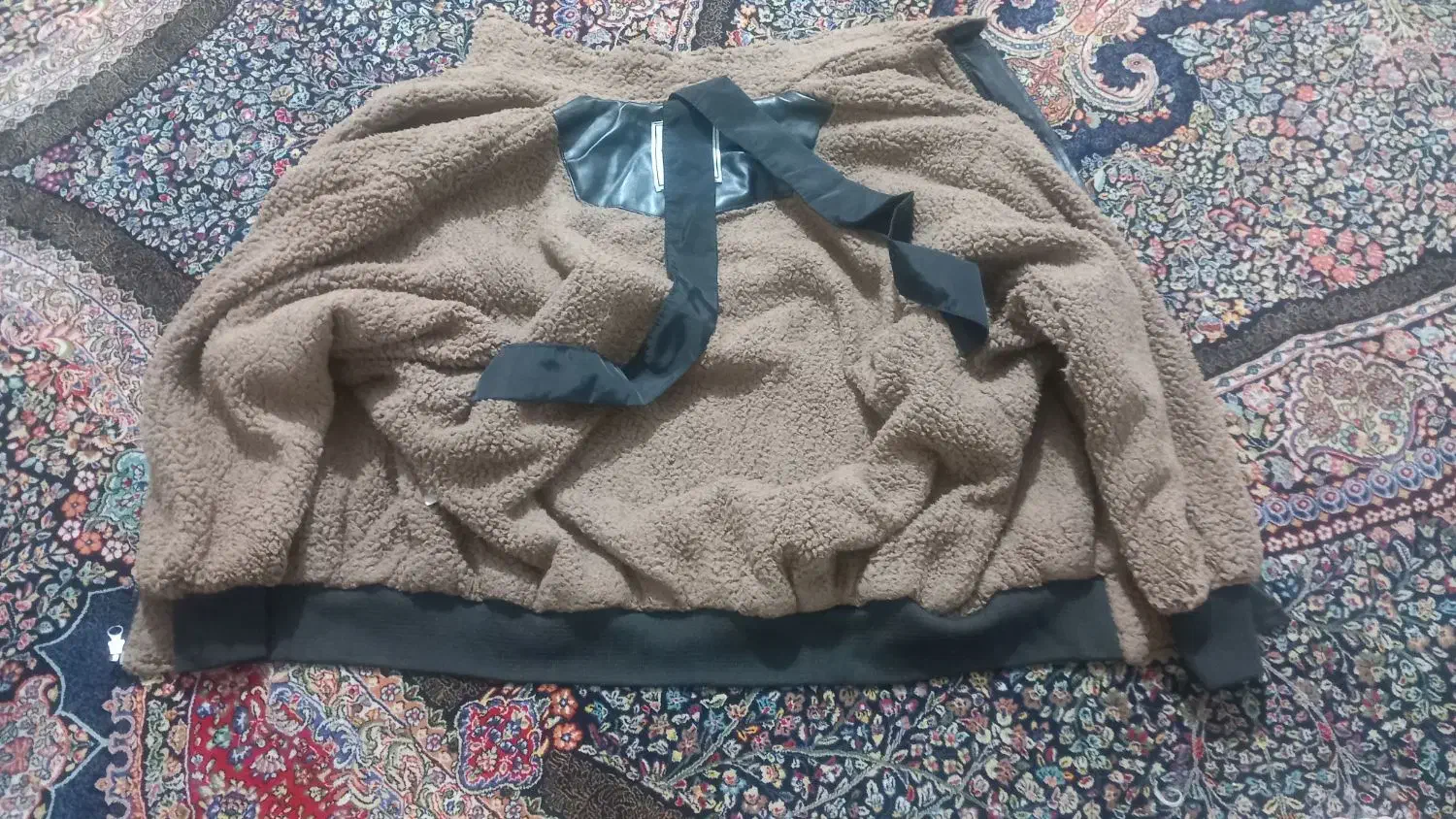 کت قهوه ای|لباس|ورامین, ورامین|دیوار