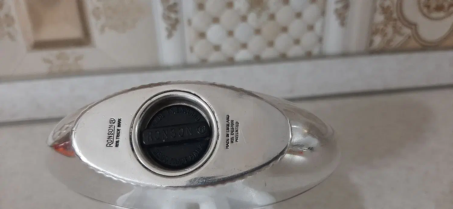 فندک رومیزی انگلیسی نقره در حد نو|کلکسیون اشیاء عتیقه|تهران, باغ خزانه|دیوار