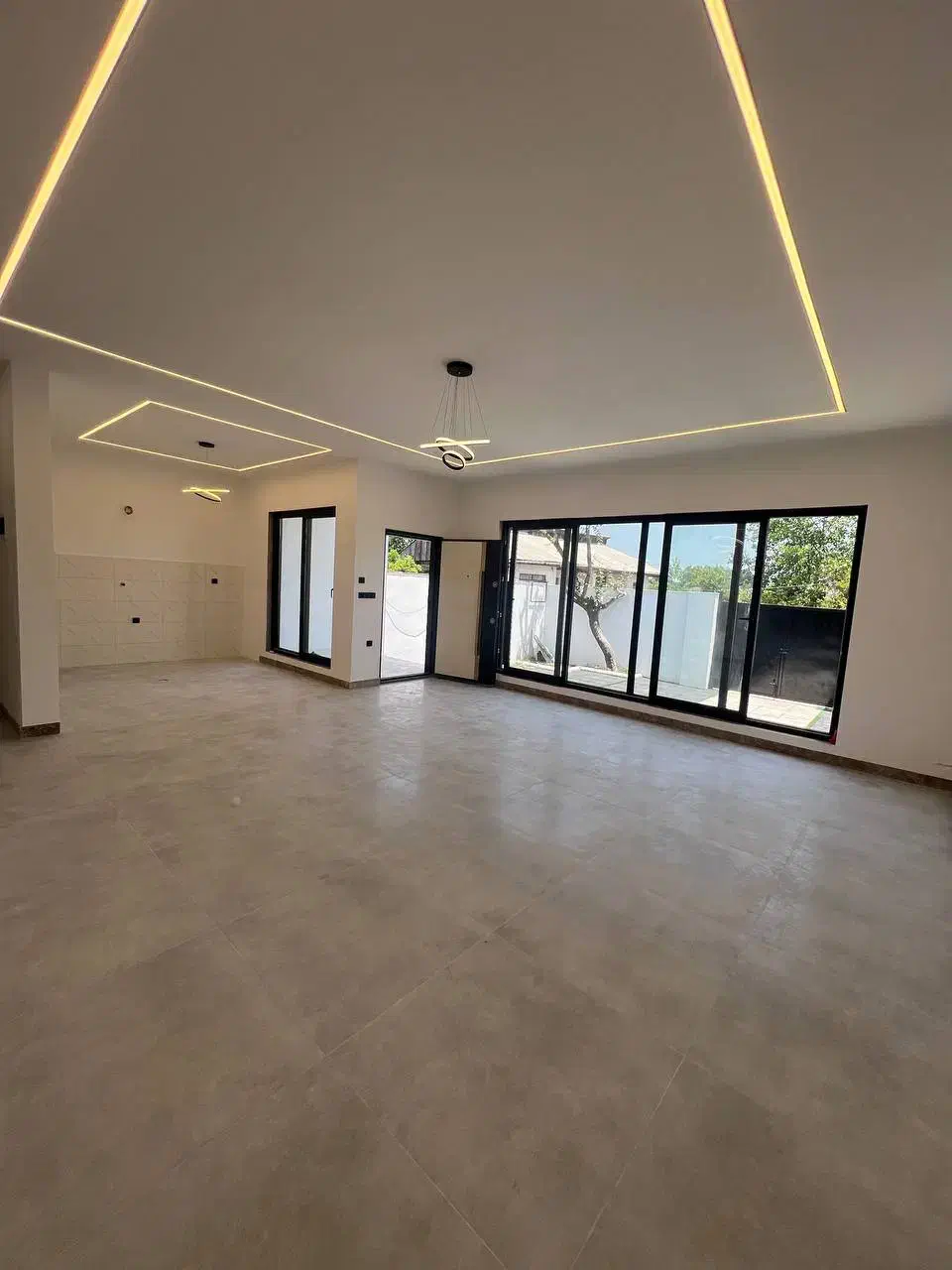 ویلا مدرن سنددار در زیباکنار خشکبیجار|فروش خانه و ویلا|رشت, دیلمان|دیوار