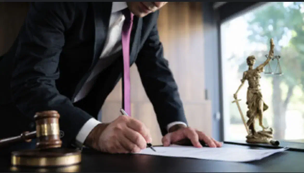 وکیل دادگستری ومشاور حقوقی وکیفری|خدمات مالی، حسابداری، بیمه|آمل, |دیوار