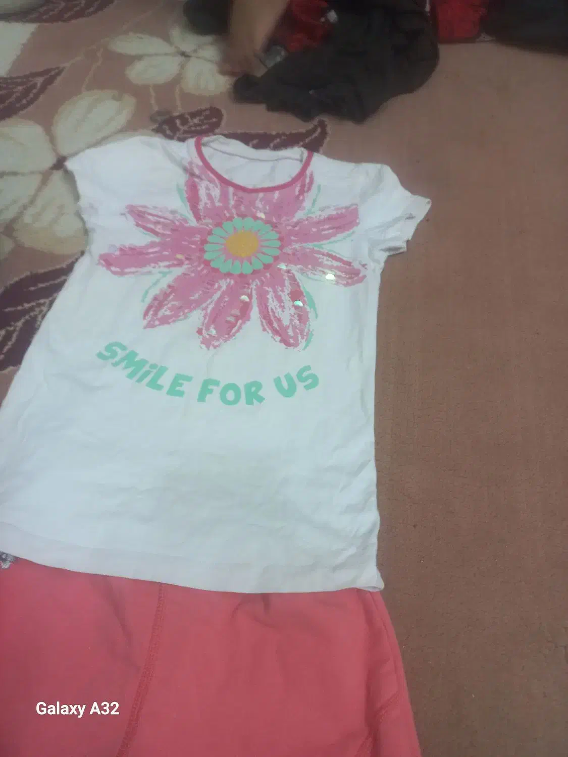 تعدادی زیادلباس|کفش و لباس بچه|زاهدان, |دیوار