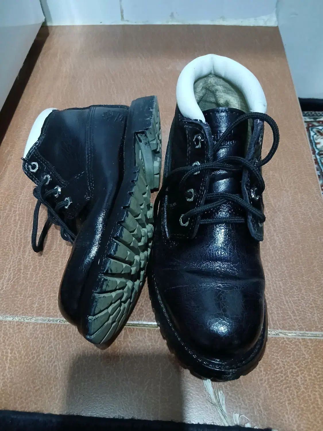 نیم پوت|کیف، کفش، کمربند|خرم‌آباد, |دیوار