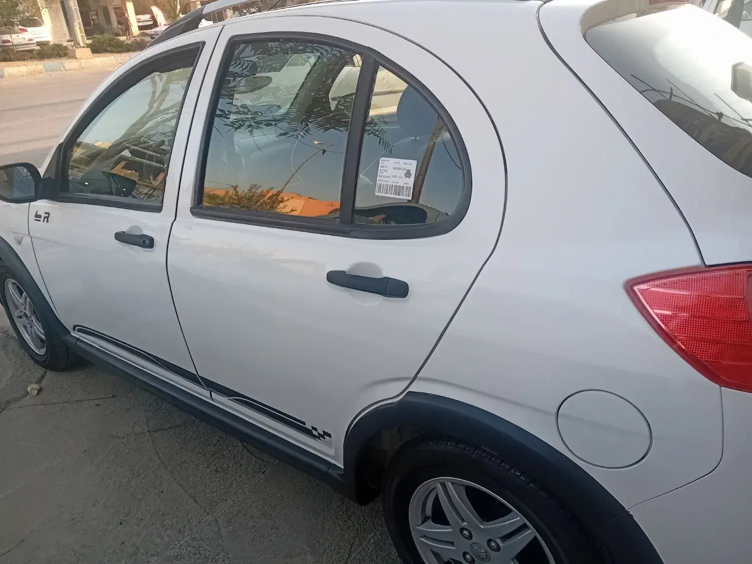 کوئیک Rمدل ۴۰۰ در فیروزآباد|خودرو سواری و وانت|فیروزآباد (فارس), |دیوار