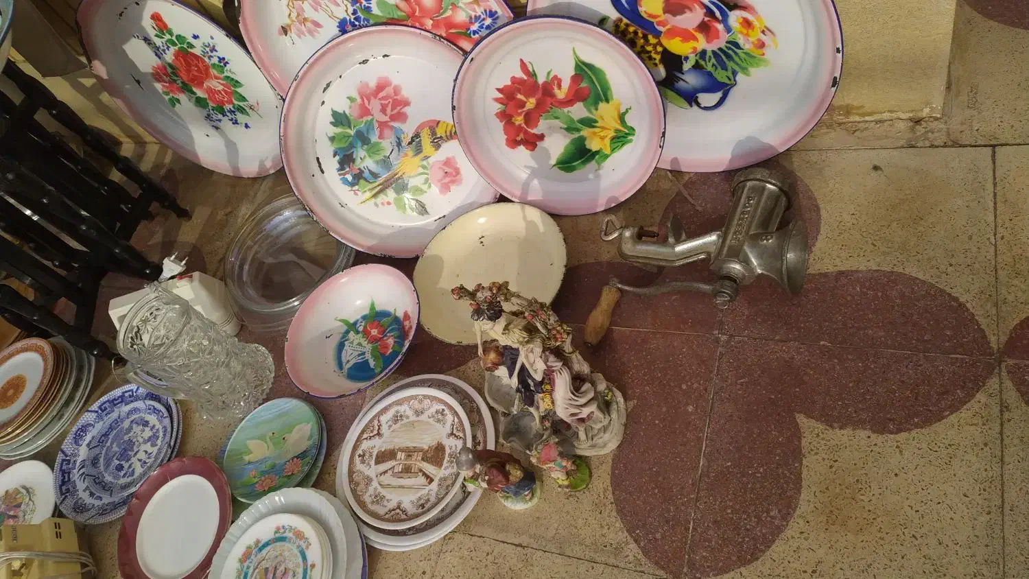 ظروف قدیمی ملامین لعابی و|ظروف سرو و پذیرایی|شیراز, پودنک|دیوار