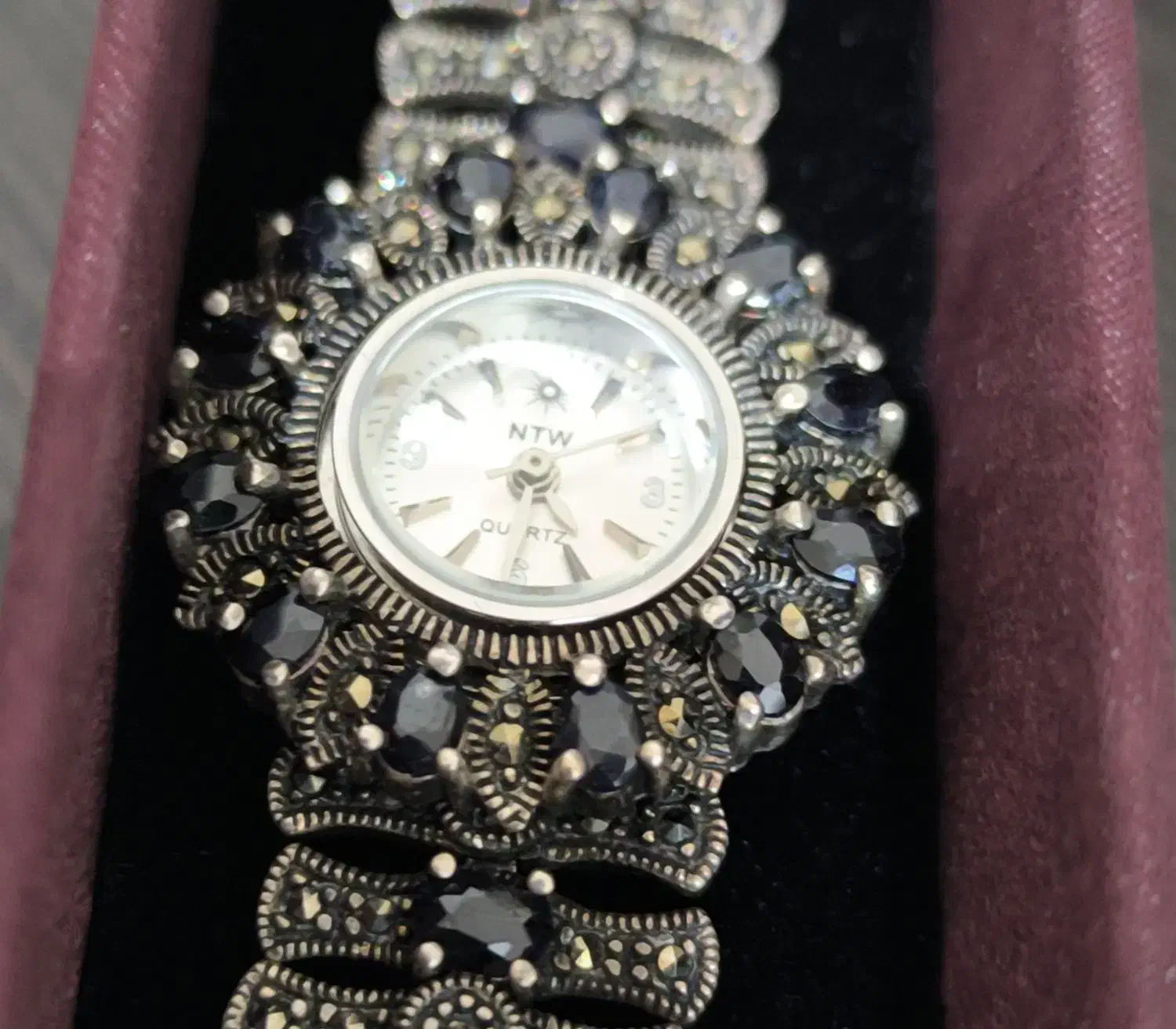 ساعت نقره بسیار زیبا مناسب کادو (کاملا نو )|جواهرات|تهران, زمزم|دیوار