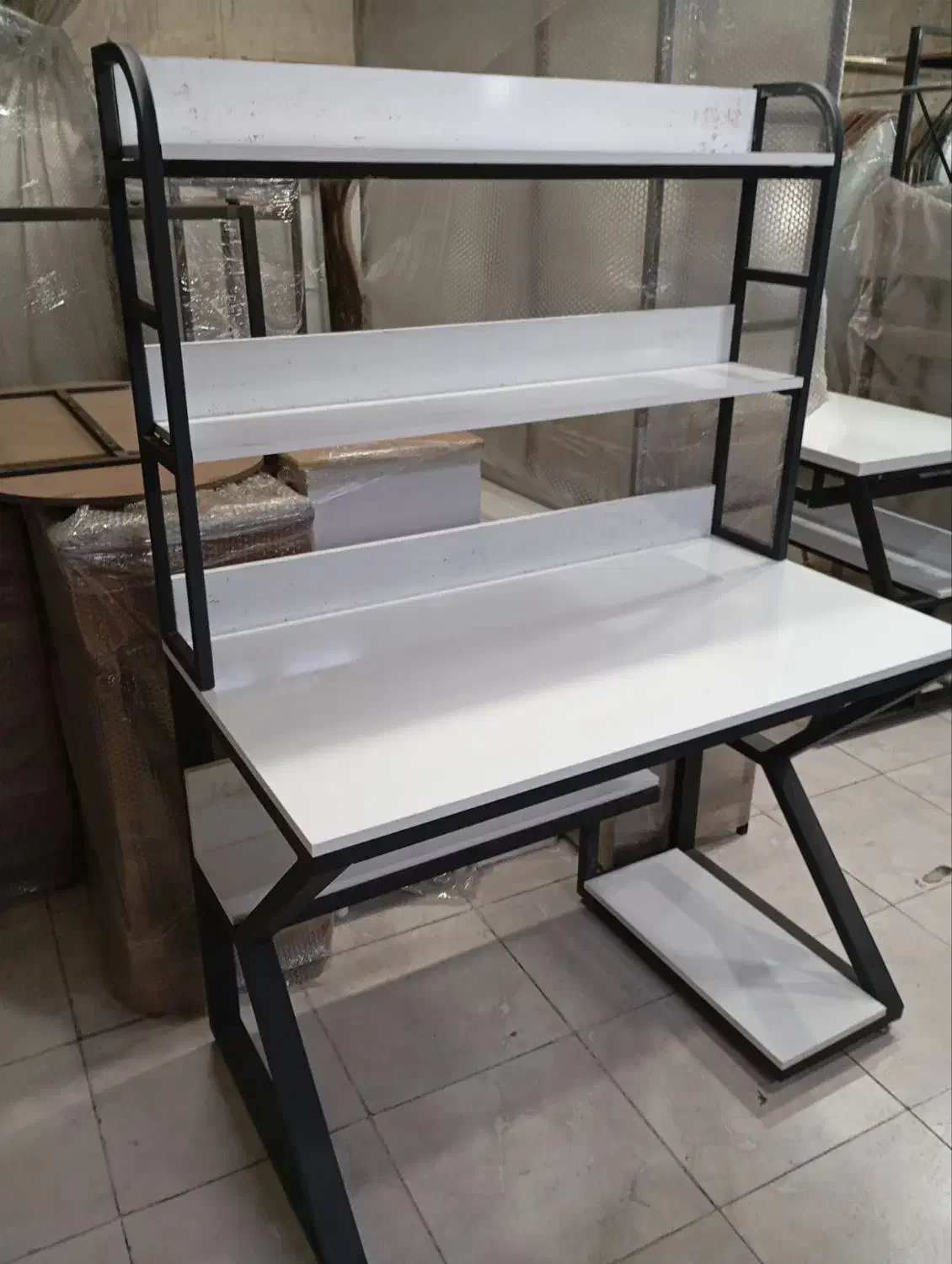 میز کامپیوتر مدرن فلزی(famo)|میز تحریر و کامپیوتر|تهران, شهید رجایی|دیوار