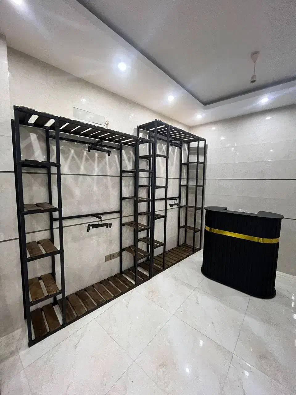 نصب و اجرای فروشگاه رگال،قفسه،مانکن و غیره|فروشگاه و مغازه|اصفهان, خانه اصفهان|دیوار