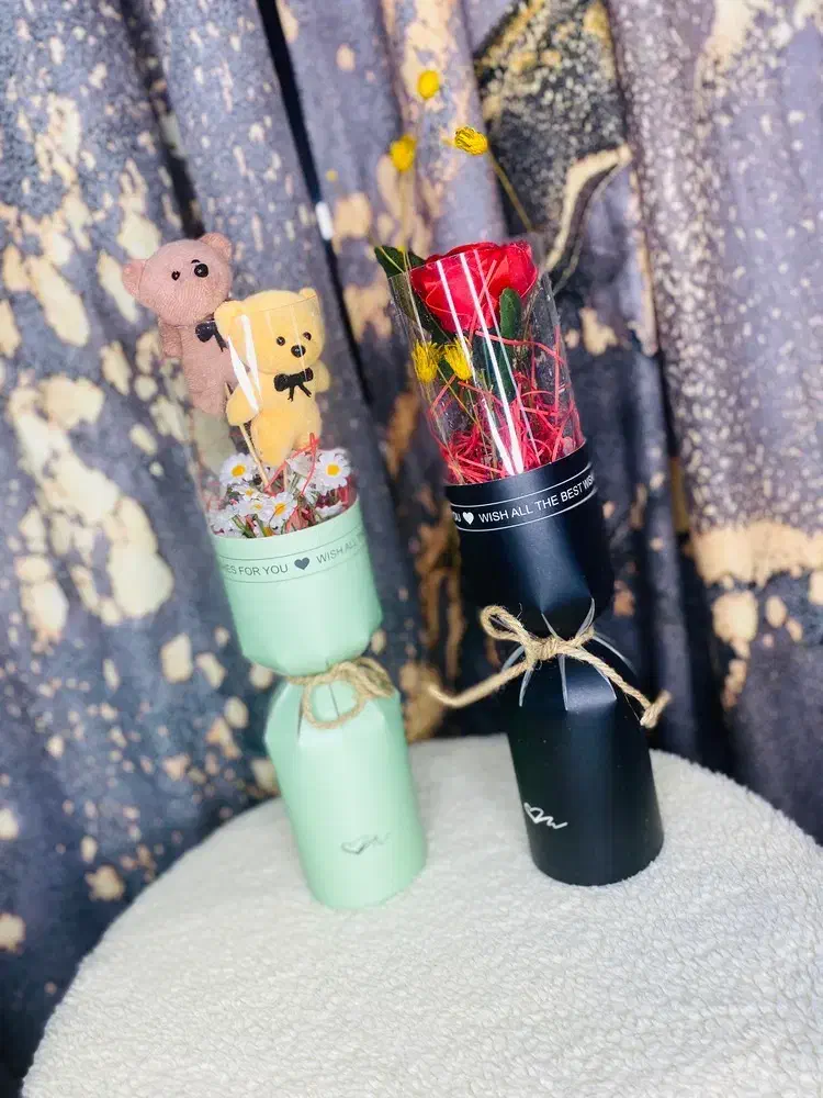 گل تک شاخه|گل مصنوعی|رشت, کوی مهر|دیوار