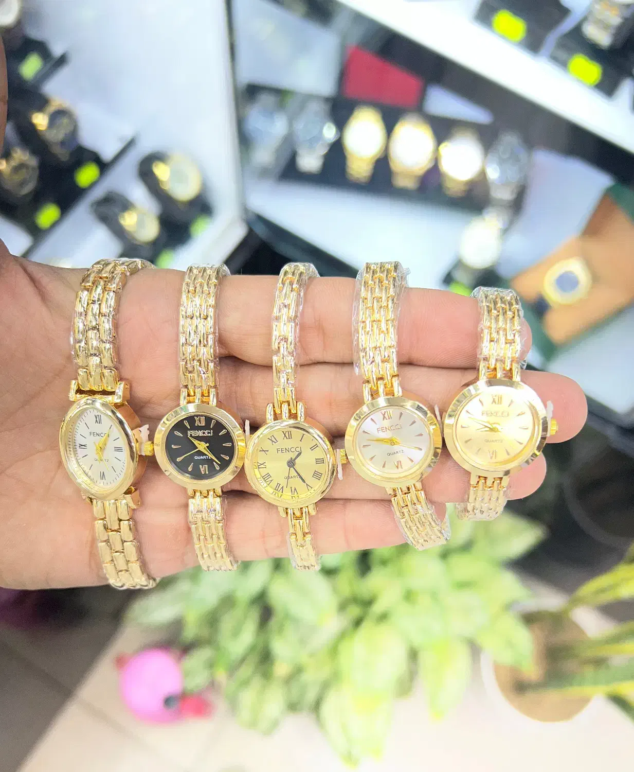 ساعت زنانه فنسی(بسیار ظریفو خوش دست )|ساعت|قم, ارم|دیوار