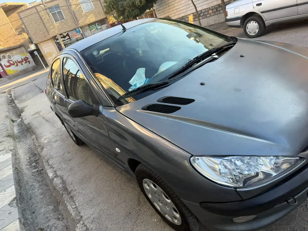 پژو۲۰۶ صندوقدار موتور TU5|خودرو سواری و وانت|الیگودرز, |دیوار