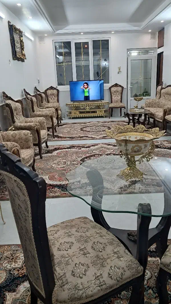 مبل سلطنتی|مبلمان خانگی و میز عسلی|قم, سراجه (۱۵ خرداد)|دیوار