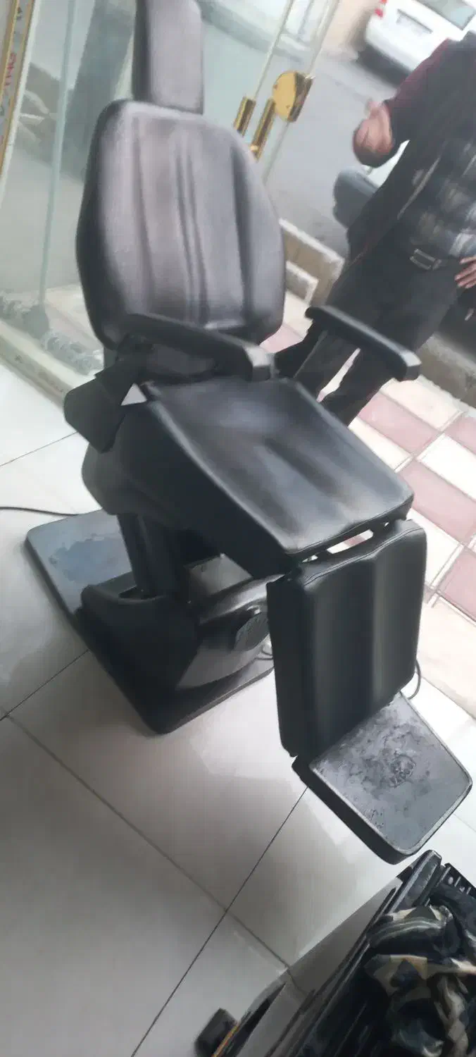 صندلی برقی ارایشگاه|آرایشگاه و سالن‌های زیبایی|مشکین‌دشت, |دیوار